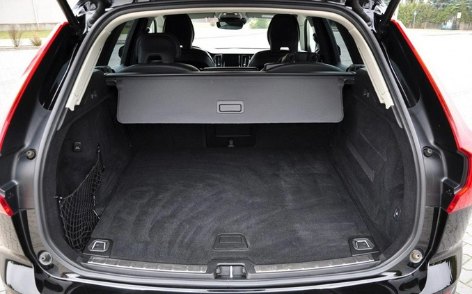 Volvo XC 60 cena 139898 przebieg: 143000, rok produkcji 2019 z Orzesze małe 781